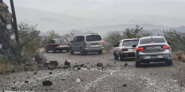 Turismo político en la mazateca entre carreteras destrozadas