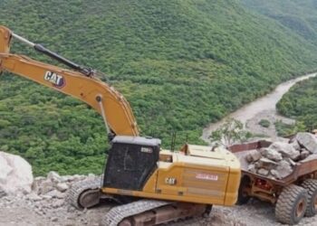 Las autoridades recomiendan transitar por la Carretera Federal 190 hasta nuevo aviso.