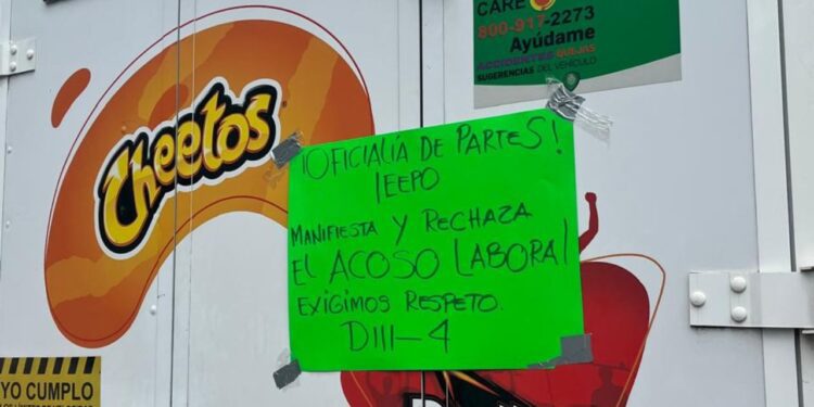 S-22 bloquea la Reforma; señalan acoso laboral del IEEPO