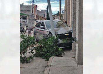 El accidente fue en la calle Pedro Moreno y 2 de abril, de la colonia La Merced.