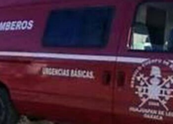 El motociclista requirió de atención médica debido a las lesiones.