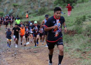 Fotos: Leobardo García Reyes // Fueron más de 3 mil los atletas de la Carrera del Día del Padre.