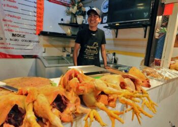 Foto: Adrián Gaytán // En un mes, el precio del pollo se incrementó en 15.02% en Oaxaca.