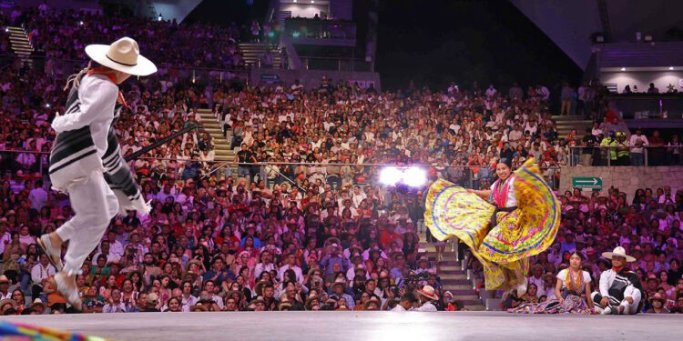 Foto: Archivo El Imparcial // Espectacular, las presentaciones en la Guelaguetza.
