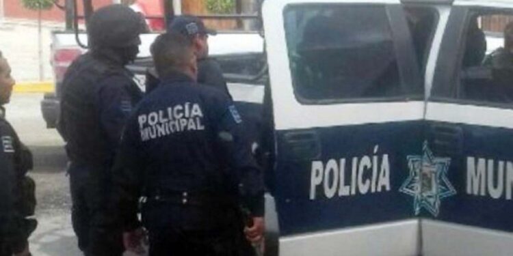 El hombre de 64 años fue señalado por su esposa de agresiones contra ella y sus hijas.