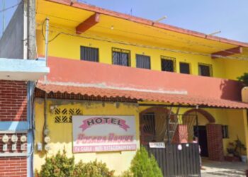 Hallazgo inquietante en Pinotepa: hombre mayor aparece muerto y semidesnudo en hotel