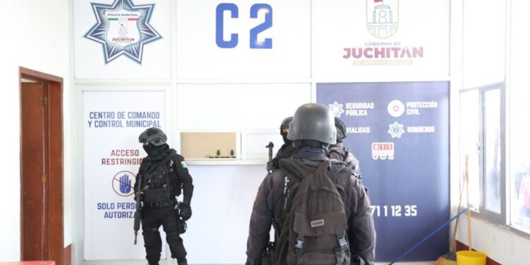 Operativo en Juchitán: Toman cuartel municipal por vínculo con delincuencia organizada