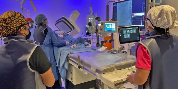 Esta sala permitirá que más de una decena de pacientes a la semana pueda recibir diversos procedimientos sin viajar a otras entidades