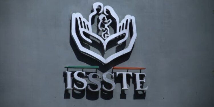 ¿Cuál es el requisito para jubilarse a los 53 o 55 años en el ISSSTE?