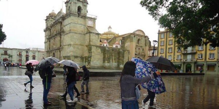 Paraguas vs. impermeable: ¿Qué es mejor para enfrentar las lluvias?