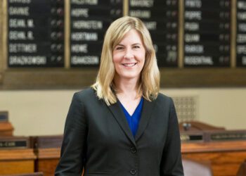 Asesinan a legisladora estatal en Minnesota; investigan móvil político