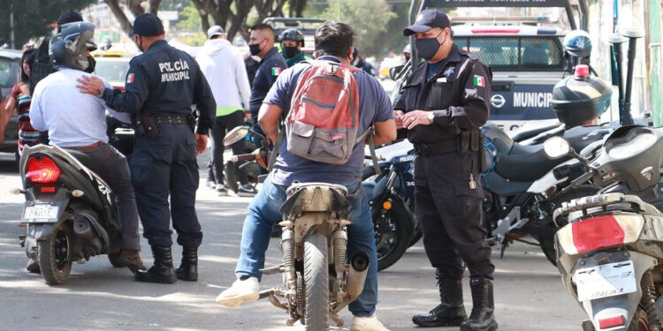 Foto: Archivo El Imparcial // En su momento, las autoridades estatales también propusieron colocar códigos QR en los cascos de los motociclistas.
