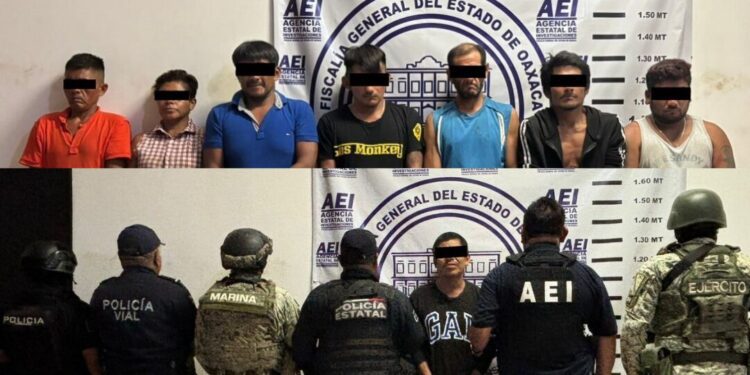 ¡Narcomenudeo en la Costa! Ocho detenidos en operativos simultáneos en Pinotepa Nacional