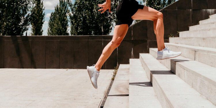 ¿Sabías que subir escaleras puede mejorar tu salud? Esto dice la ciencia