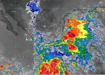 “Flossie y Barry rodean a México: lluvia, viento y caos en ambos frentes”