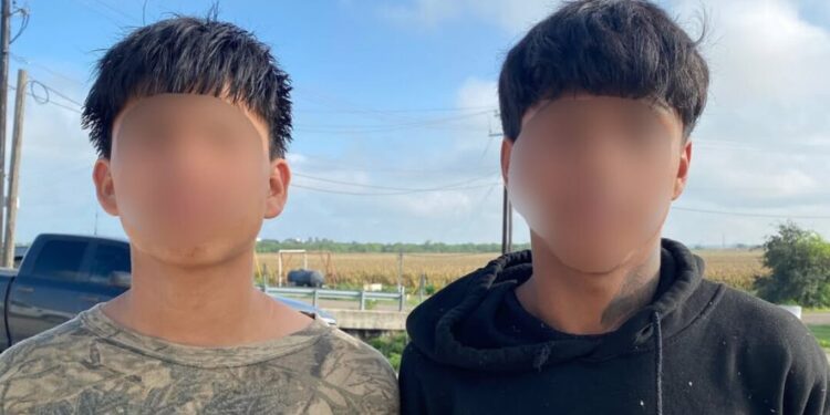 “¡Tráfico de migrantes con rostro infantil!” Detienen en Texas a dos adolescentes mexicanos de 15 y 16 años