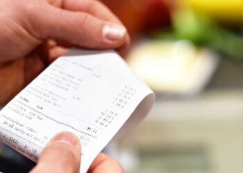 ¿Pueden los establecimientos pedirte mostrar el ticket al salir?