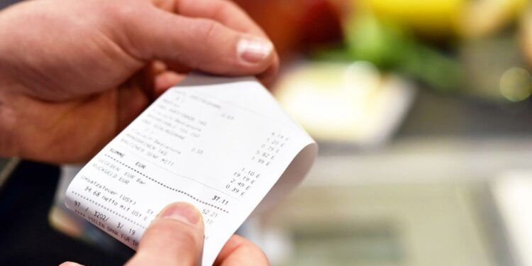 ¿Pueden los establecimientos pedirte mostrar el ticket al salir?