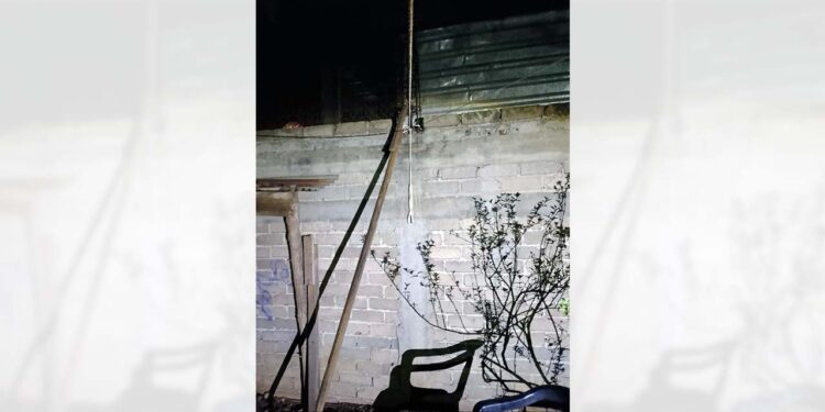 Un joven de 20 años decidió atentar contra su vida; su hermana lo encontró.