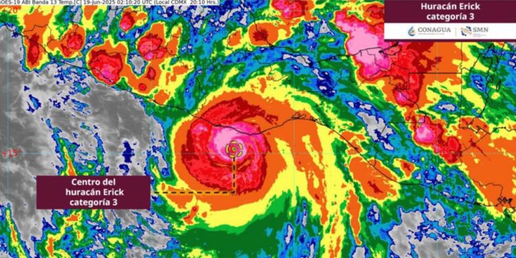 Erick impactará entre Puerto Escondido y Lagunas de Chacahua