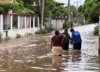 Desbordamiento del Río los Perros afecta a 2 mil viviendas