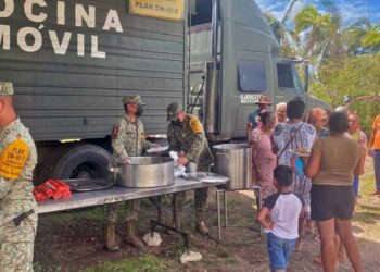 Entrega la Defensa 3 mil 500 raciones de comida en zonas afectadas por Erick