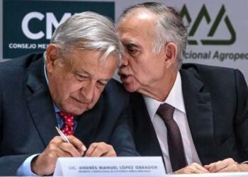 Implica EU a banco del ex jefe de oficina de AMLO en lavado de dinero