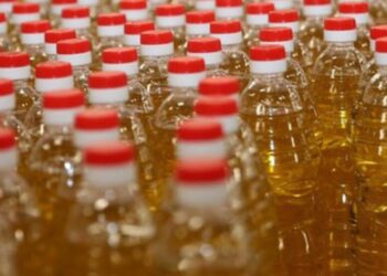 Roban cientos de cajas de aceite en Oaxaca; ladrones entraron por el techo de una bodega
