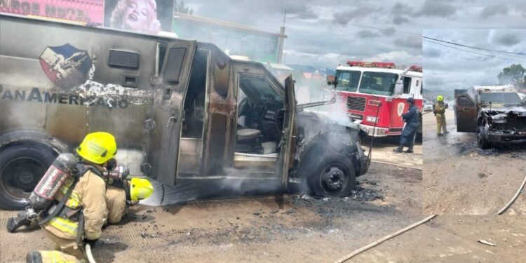 ¡Salen del taller directo al fuego! Camioneta de valores se incendia en Zaachila