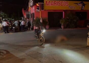 ¡Muere motociclista tras ser embestido en Juchitán! Conductor se da a la fuga y es buscado por las autoridades