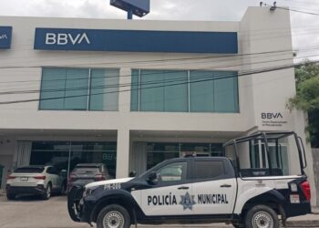 Violento asalto en pleno centro de Salina Cruz: cuentahabiente es despojada de su dinero tras salir del banco
