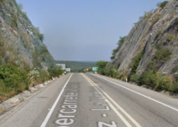 ¡Violencia en las autopistas! Familia escapa de intento de asalto armado en tramo Tehuantepec–Ixtepec