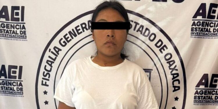¡Crimen pasional sacude a Chahuites! Muere apuñalado, su pareja es detenida