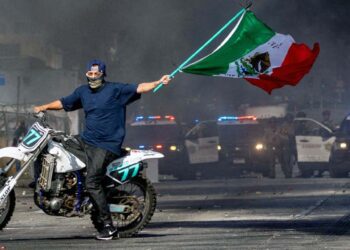 El expresidente Donald Trump ordenó "liberar a Los Ángeles de la invasión migratoria"