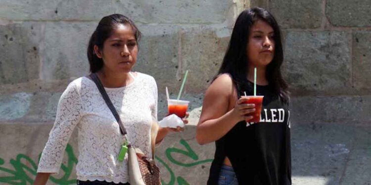 Foto: Archivo el Imparcial // Recomiendan a la población tomar precauciones para prevenir daños a la salud como golpes de calor y quemaduras solares.