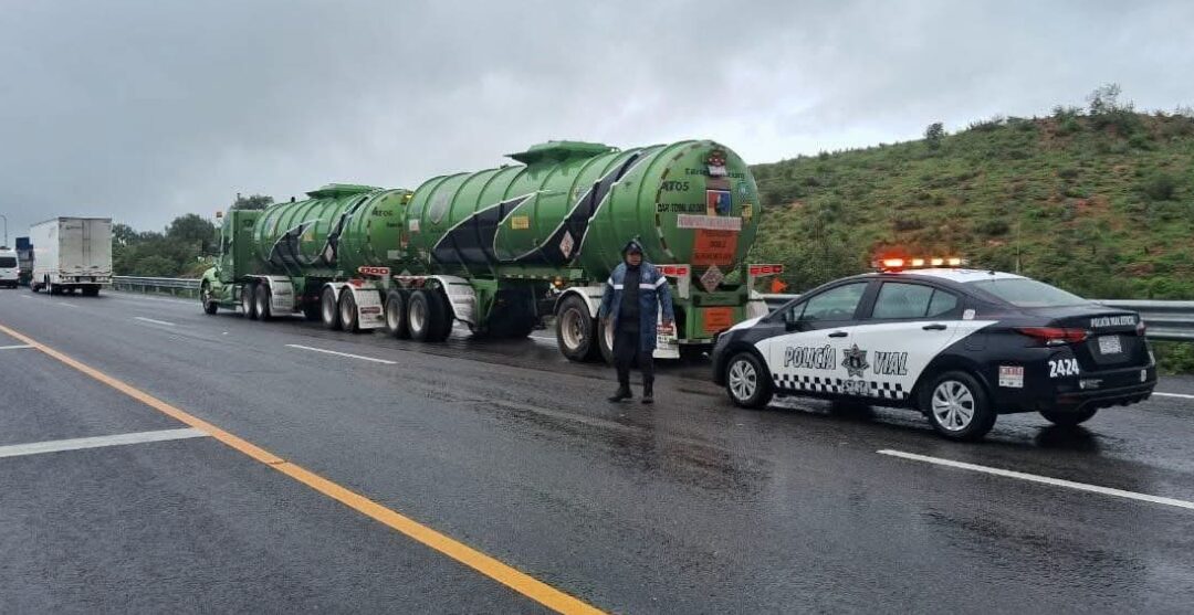 Sigue cerrada la autopista Barranca Larga – Ventanilla por derrumbes. Noticias en tiempo real