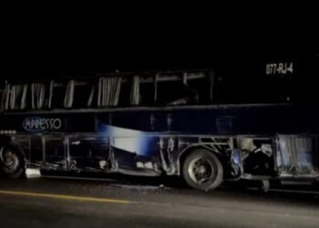 Tráiler choca contra autobús de peregrinos en la Cuacnopalan-Oaxaca; más de 20 lesionados