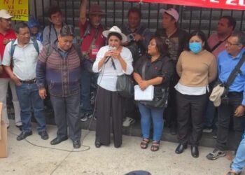CNTE mantienen el plantón; gobierno hace oídos sordos