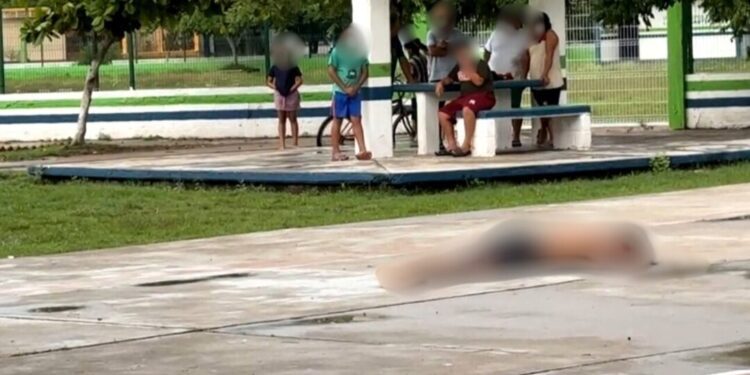 ¡Ejecución en plena “cascarita”! Asesinan a mototaxista en campo deportivo de Juchitán