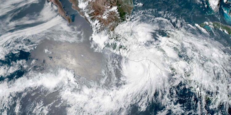 Foto: Zoom Earth // Los huracanes más devastadores han sido Paulina, que impactó en octubre de 1997 y Agatha en mayo de 2022.