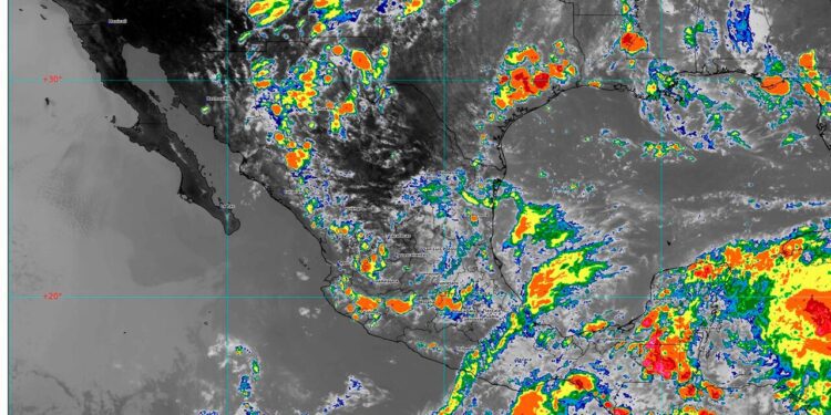 Se eleva la probabilidad de desarrollo ciclónico al sur de México: CEPCyGR