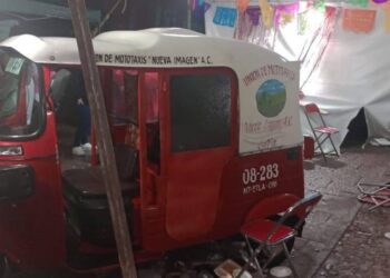 Mototaxista ebrio irrumpe en fiesta y deja tres heridos en Etla, Oaxaca