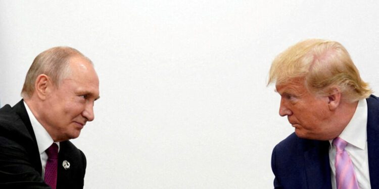 Putin condena el ataque israelí en conversación telefónica con Trump