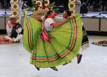 Foto: Adrián Gaytán // Miles de familias oaxaqueñas, visitantes nacionales e internacionales, disfrutaron de la fiesta étnica más grande de Oaxaca y de Latinoamérica.