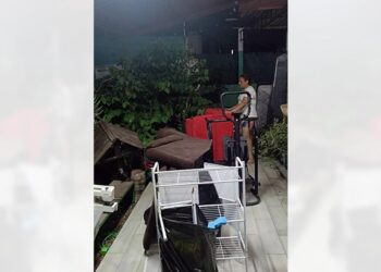 Además de no aportar pensión alimenticia, desalojó a su familia de la casa.
