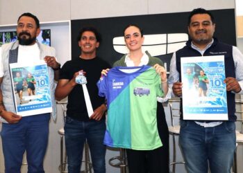 Fotos: Leobardo García Reyes // Esta es la playera y medalla que se entregará entre los corredores.