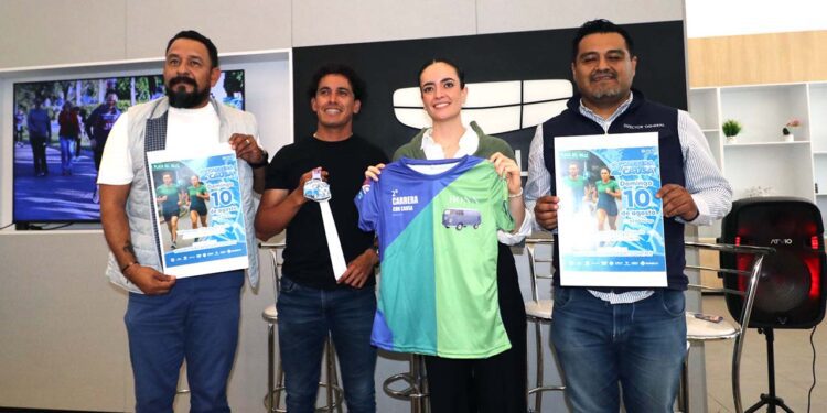 Fotos: Leobardo García Reyes // Esta es la playera y medalla que se entregará entre los corredores.