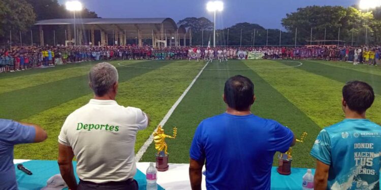 Fotos: Leobardo García Reyes // Este fin de semana se desarrolla la Copa Huatulco, con 170 equipos.