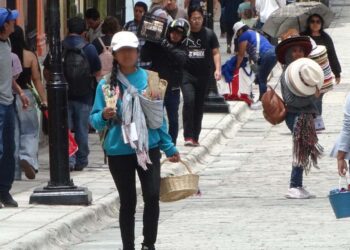 Foto: Adrián Gaytán // En el mercado laboral oaxaqueño más de 4 de cada 5 trabajadores se ganan la vida en el mercado laboral informal.