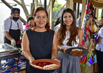 Fotos: Rubén Morales // Frida Yolanda García y Adriana Morales.